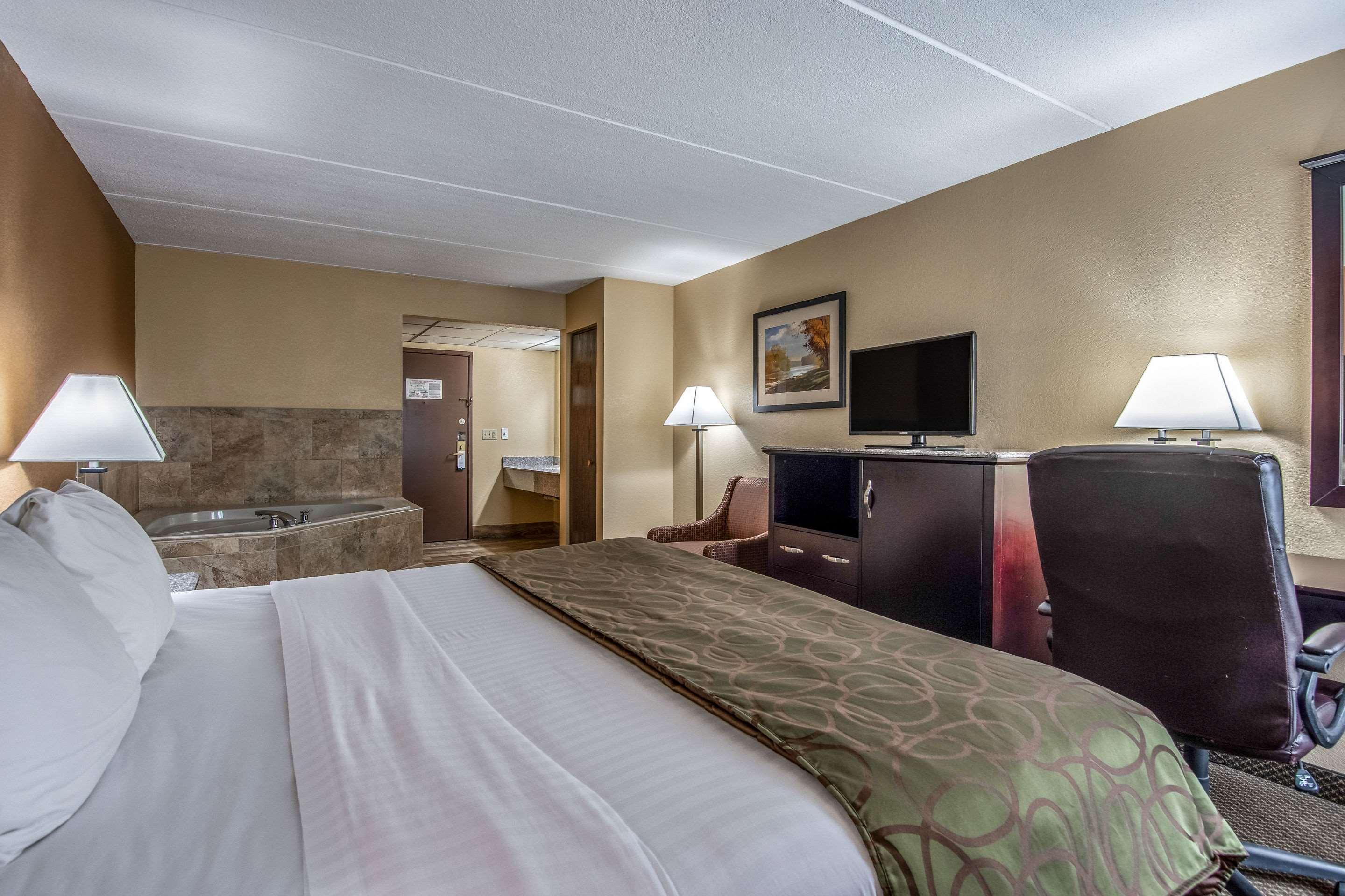 Quality Inn Tully I-81 Eksteriør billede