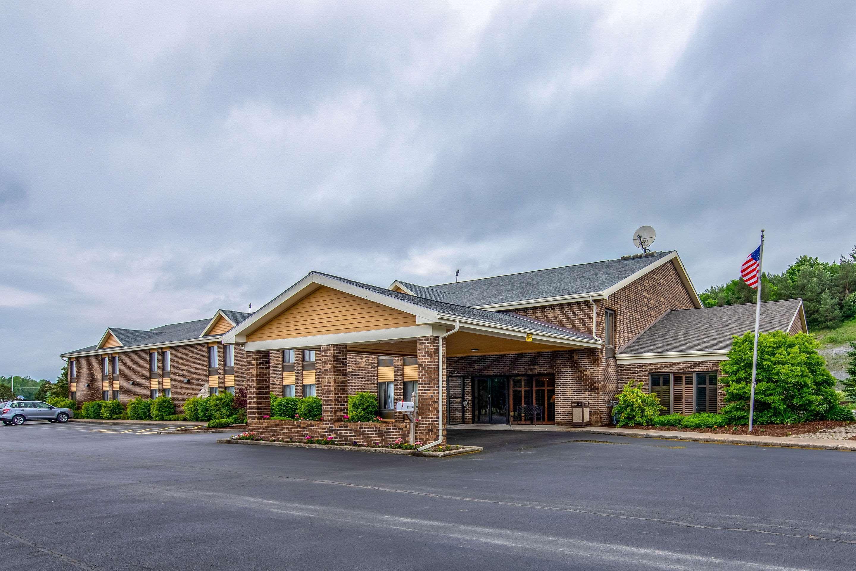 Quality Inn Tully I-81 Eksteriør billede