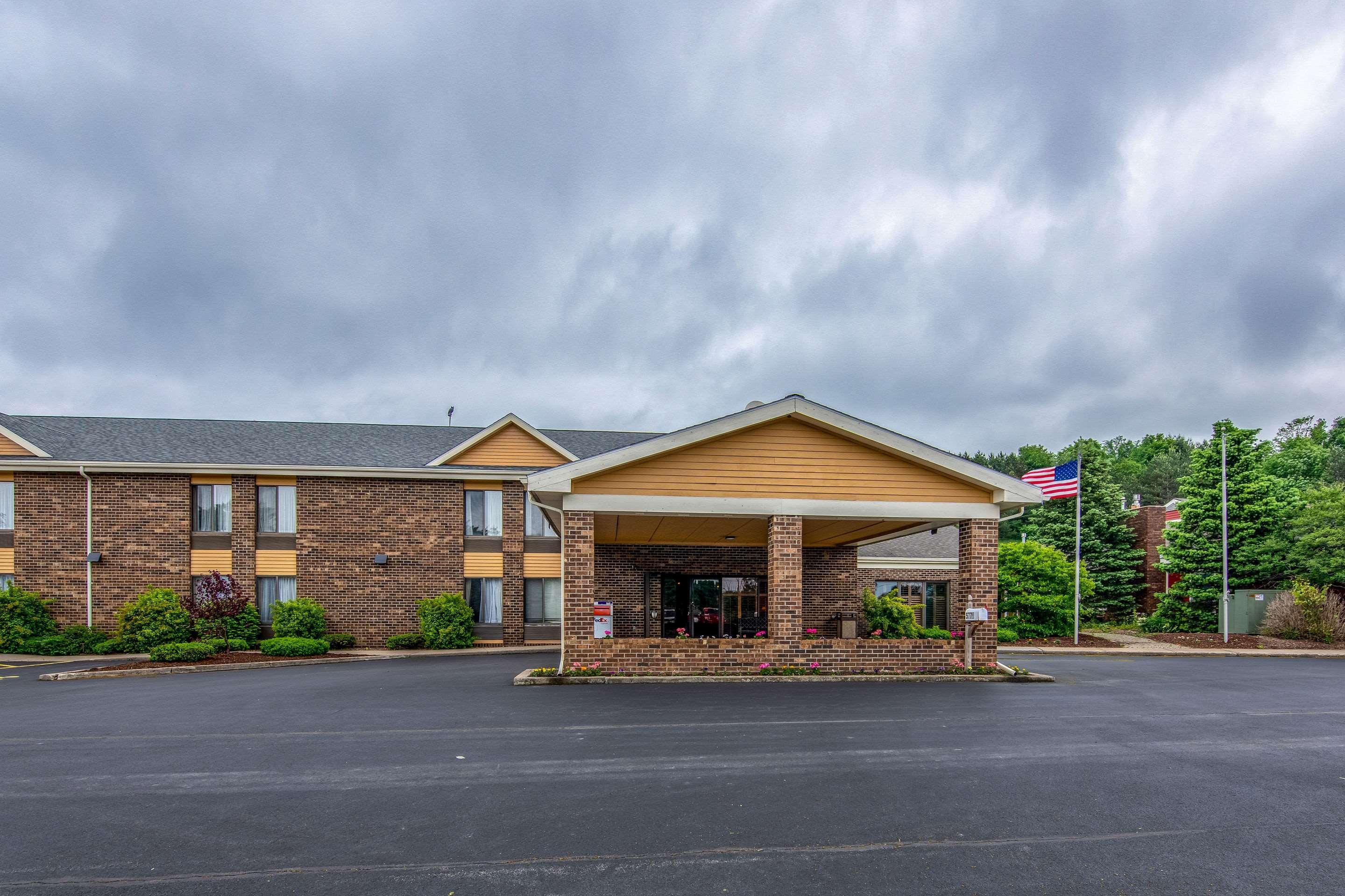 Quality Inn Tully I-81 Eksteriør billede