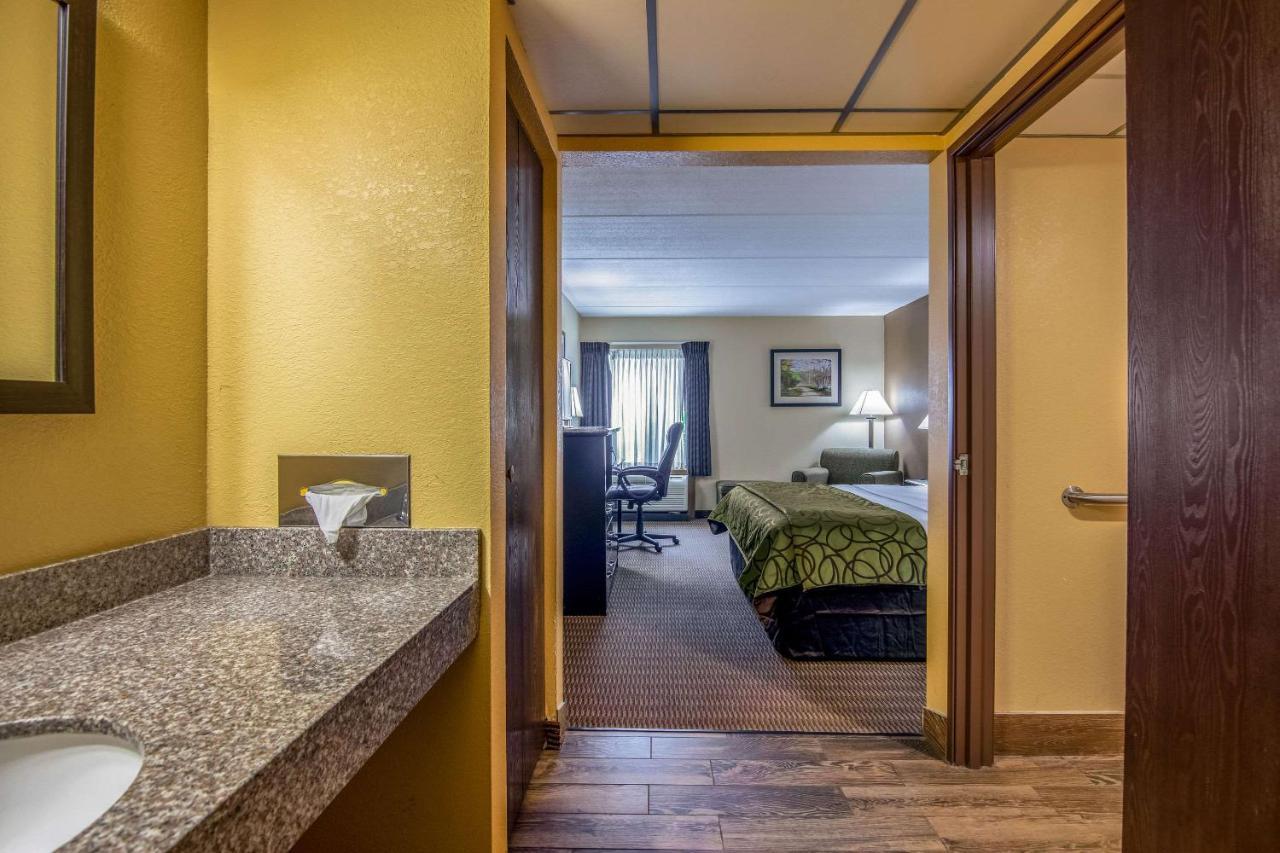Quality Inn Tully I-81 Eksteriør billede